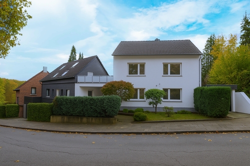 Außenansicht - 11 Zimmer Mehrfamilienhaus, Wohnhaus zum Kaufen in Haan