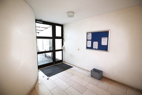 Hauseingang innen - 2 Zimmer Etagenwohnung in Sankt Augustin