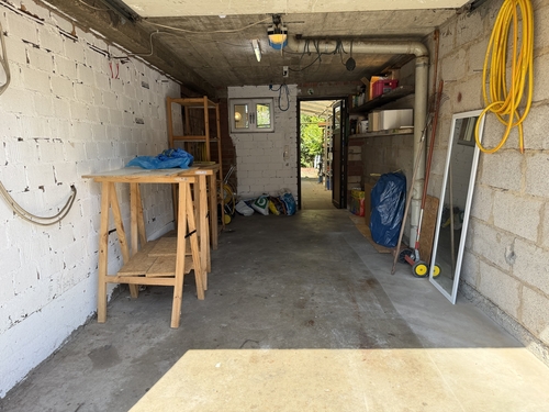 Garage - 