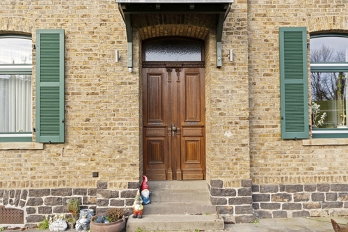 2 bAußen_Eingang - Mehrfamilienhaus, Wohnhaus mit 382,00 m² in Königswinter zum Kaufen