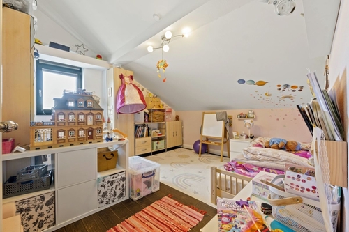 5 4DG_Kind_Haupthaus - 