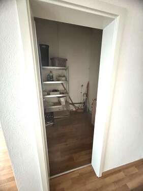 Abstellkammer mit Wasseranschl - 