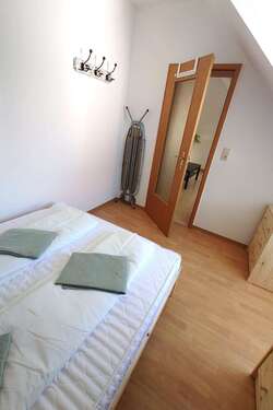 Schlafzimmer 02 - 