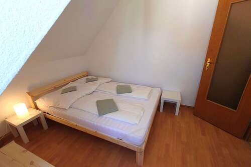 Schlafzimmer 01 - 