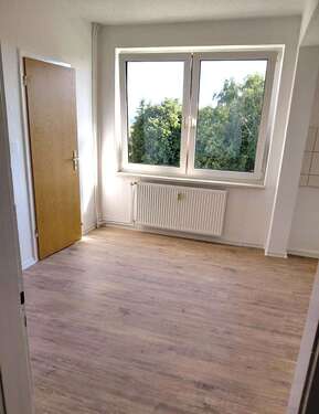 Küche mit Abstellraum - 3 Zimmer Appartement zur Miete in Galenbeck