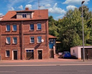 Bad Hersfeld, 2 Familienhaus - 230.000,00&nbsp;EUR Kaufpreis, ca.&nbsp; 130,00&nbsp;m&sup2;&nbsp;Wohnfl&auml;che in Bad Hersfeld (PLZ: 36251)