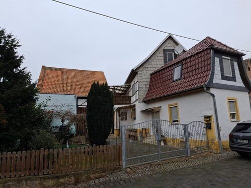 Foto - Trebra, 1-2 Familienhaus + 4ha Land