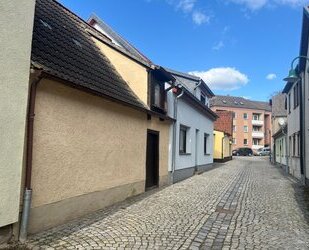 Artern, 2 Fam.Hs. + Bungalow - 98.000,00&nbsp;EUR Kaufpreis, ca.&nbsp; 256,00&nbsp;m&sup2;&nbsp;Wohnfl&auml;che in Artern/Unstrut (PLZ: 06556)