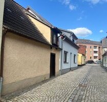 Artern, 2 Fam.Hs. + Bungalow - 98.000,00&nbsp;EUR Kaufpreis, ca.&nbsp; 256,00&nbsp;m&sup2;&nbsp;Wohnfl&auml;che in Artern/Unstrut (PLZ: 06556)