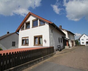 Meinhard-OT, EFH mit Anbau - 240.000,00&nbsp;EUR Kaufpreis, ca.&nbsp; 259,00&nbsp;m&sup2;&nbsp;Wohnfl&auml;che in Meinhard (PLZ: 37276) Neuerode