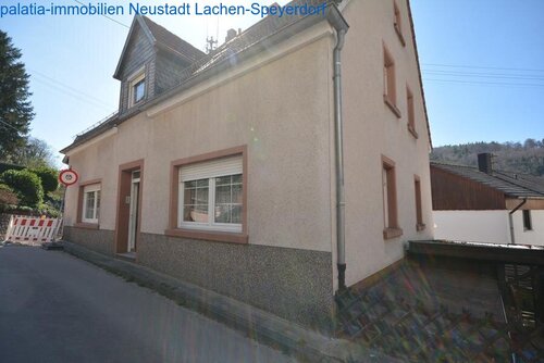 Hausfront - 8 Zimmer Einfamilienhaus zum Kaufen in Neidenfels