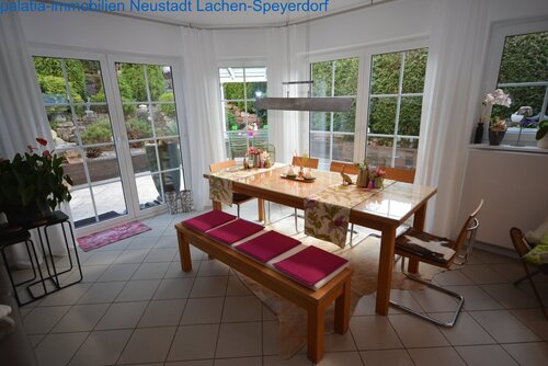 Essecke Wohnraum EG - Mehrfamilienhaus, Wohnhaus mit 220,00 m&sup2; in Lambrecht (Pfalz) zum Kaufen