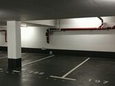 Bequemer ebenerdiger Parkplatz - 