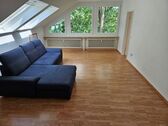 Wohnzimmer - 4 Zimmer, Küche, Dusch-Bad - 420,00&nbsp;EUR Kaltmiete, ca.&nbsp; 88,00&nbsp;m&sup2;&nbsp;Wohnfl&auml;che