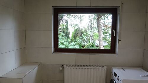 Tageslichtbad mit Gartenblick - 