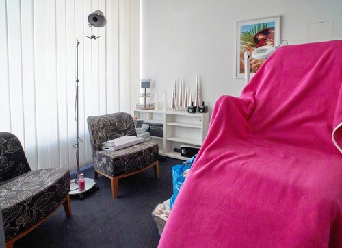 Postraße Kosmetikstudio Raum 1 -5 - 