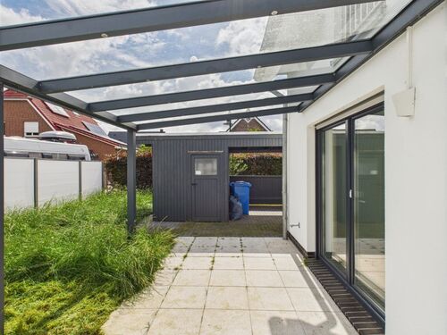 Terrasse mit Glasüberdachung - Doppelhaushälfte mit 126,66 m&sup2; in Wiefelstede zum Kaufen