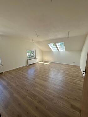 Wohnzimmer 1 - 3 Zimmer Mehrfamilienhaus, Wohnhaus zur Miete in Loxstedt