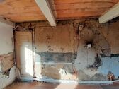 Freigelegte historische Wand- und Deckenkonstruktion - 