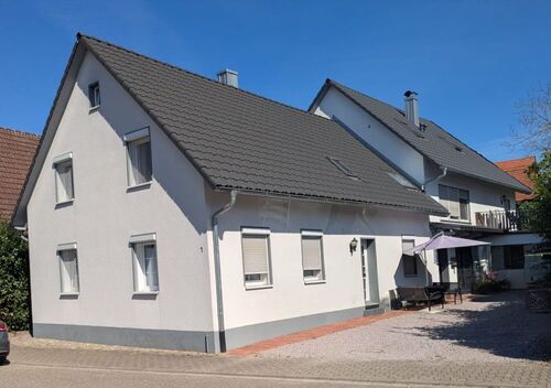 Foto-Außen - Provisionsfrei* Zwei grundsanierte Doppelhaushälften auf kleinem Grundstück - besser als eine Eigentumswohnung!
