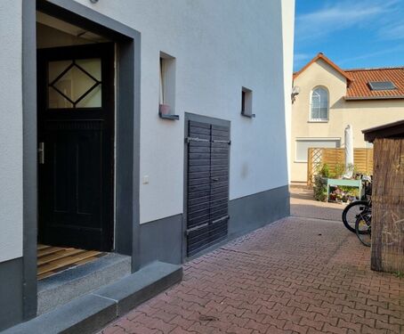 Hofeinfahrt 2 - 