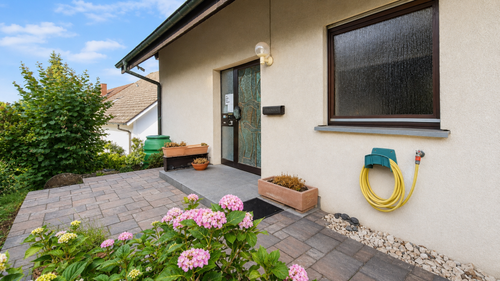 01_aussen-eingang - Mehrfamilienhaus, Wohnhaus mit 231,00 m&sup2; in Keltern zum Kaufen