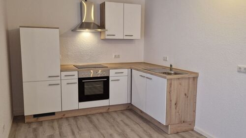 Küche - Stufenlos, lichtdurchflutet u. sichtgeschützt, Einbauküche, Glasfaser, PKW - Plätze, Erstbezug in Hessisch Oldendorf