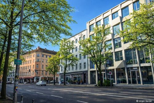 Torstr151_whiteBuilding_at_corner_Ackerstr - Appartement mit 75,00 m&sup2; in Berlin zur Miete