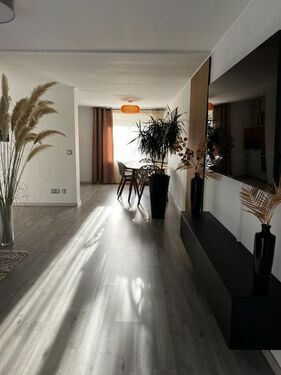 IMG-20231128-WA0000 - 3- Zimmerwohnung mit 106,00 m&sup2; in Frankfurt zur Miete