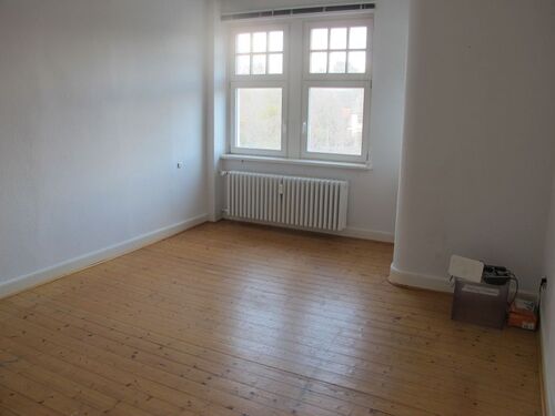Schlafzimmer - vor der Renovierung - Etagenwohnung mit 77,00 m&sup2; in Hildesheim zur Miete