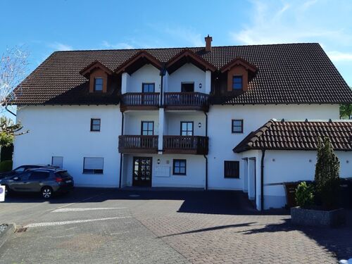 Aussenansicht_Zufahrt - 