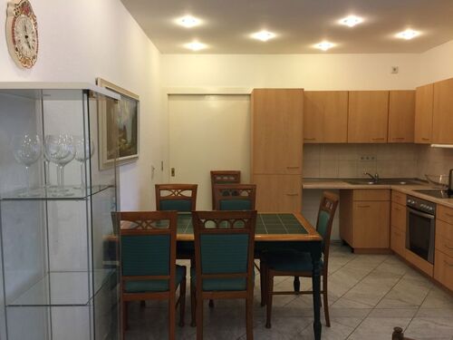 Küche mit S-Ecke - 3 Zimmer Erdgeschoßwohnung zur Miete in Berlin
