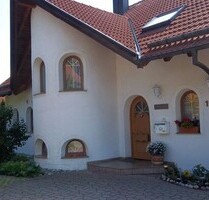 Provisionsfrei* 3 Generationen ZFH: 5 ZiWo + 4 ZiWo, 3 Ebenen, Grund 802 m² in 89173 Lonsee zu verkaufen.