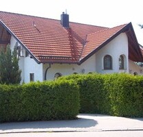 Provisionsfrei* ZFH: 5 ZiWo + 4 ZiWo, 3 Ebenen, Grund 802 m² in 89173 Lonsee zu verkaufen.