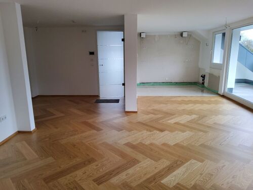 R29_DG-Wohnen Essen 1 - 4.5 Zimmer Dachgeschoßwohnung in Bonn