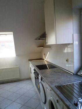 Küche: Waschmaschine + Wäschetrockner - 2 Zimmer Dachgeschoßwohnung in Weil im Schönbuch