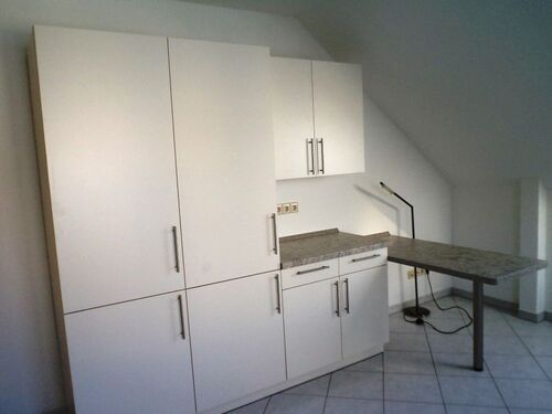 Küche: Tisch - Dachgeschoßwohnung mit 79,60 m&sup2; in Weil im Schönbuch zur Miete