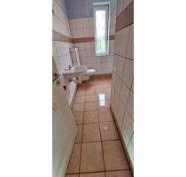 Provisionsfrei* Geräumige 4-Zi.-Wohnung m. Stellpl., Altendorfer Straße, 1.OG - Essen