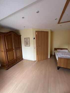 07F97231-375E-4890-993A-4A17B53B3E07_1_105_c - 