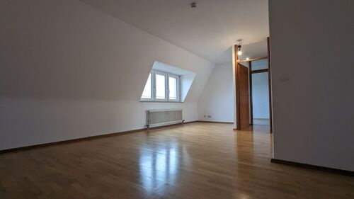 Schlafzimmer (Ostausrichtung) - 2 Zimmer Dachgeschoßwohnung in Mannheim
