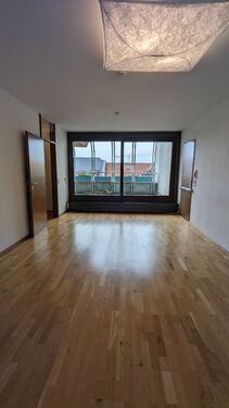 Wohnzimmer (Westausrichtung) - Dachgeschoßwohnung mit 78,60 m&sup2; in Mannheim zum Kaufen