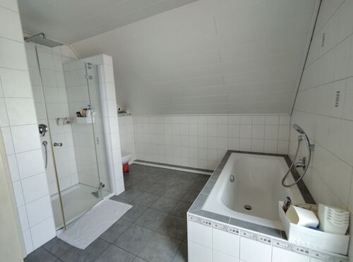 Badezimmer Ansicht 2 - 