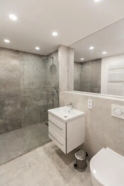 790ce050-e0c7-41a4-9955-d3fe1d6a2e3e-1525633764 - 