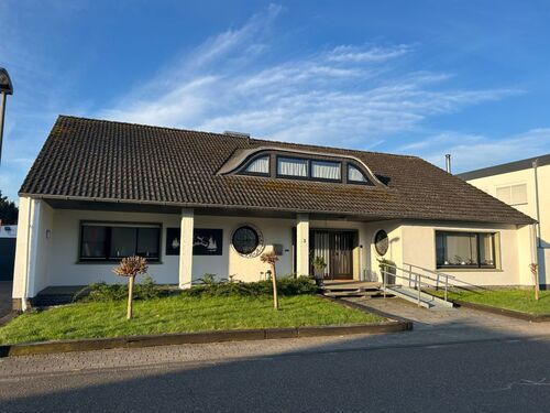 Hausansicht - 8 Zimmer Einfamilienhaus zum Kaufen in Sonsbeck