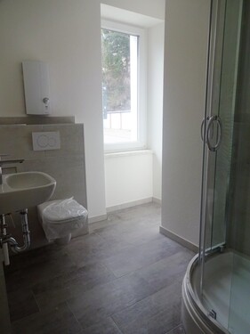 Tageslicht-Duschbad - 1.5 Zimmer Etagenwohnung in Bad Herrenalb