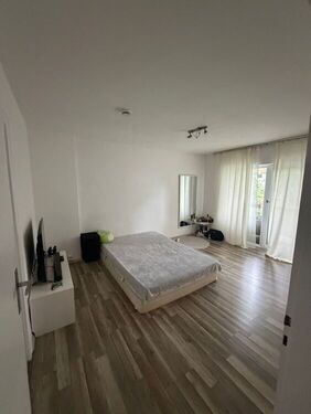 Zimmer 1 - Provisionsfrei* Einziehen & Wohlfühlen: Helle 2-Zimmer-Wohnung in Hannover Ricklingen