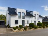 Außenansicht / Eingangsbereich - 4 Zimmer Doppelhaushälfte zum Kaufen in Wiefelstede