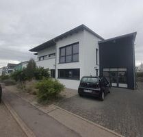 Provisionsfrei* Moderne Gewerbeimmobilie mit Büro, Wohnung und Halle - KfW 70, Solaranlage, hochwertige Ausstattung - Altdorf