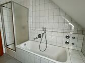 Bad_2 mit Dusche und Badewanne - 