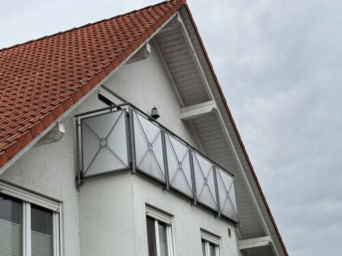 Sicht auf Balkon - 2 Zimmer Dachgeschoßwohnung zum Kaufen in Eppingen